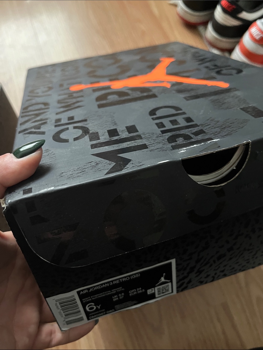 Jordan 3 - Picture 6 of 6